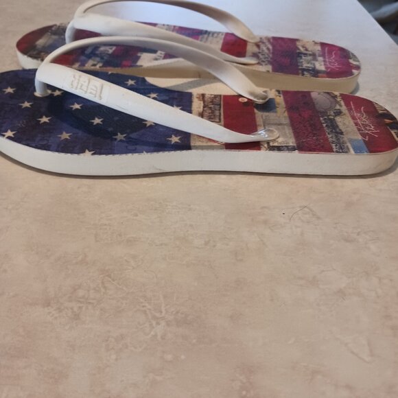 Tidal Patriotic Flip Flops - Picture 1 of 4